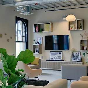 Destiny Student - Broga House Apartamento